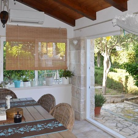 Issa Holiday Home - 3 Min Walk To Beach Kaštela Zewnętrze zdjęcie