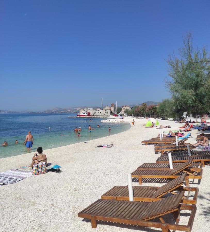 Issa Holiday Home - 3 Min Walk To Beach Kaštela Zewnętrze zdjęcie